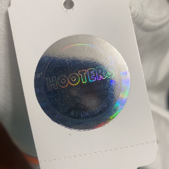 Hooters Lansing MI 3XL Tee signed+stretch reversible Beanie - Picture 7 of 13